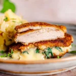 Baerlauch-Schnitzel-–-knusprig-gefuellt-mit-Gouda-Rezept
